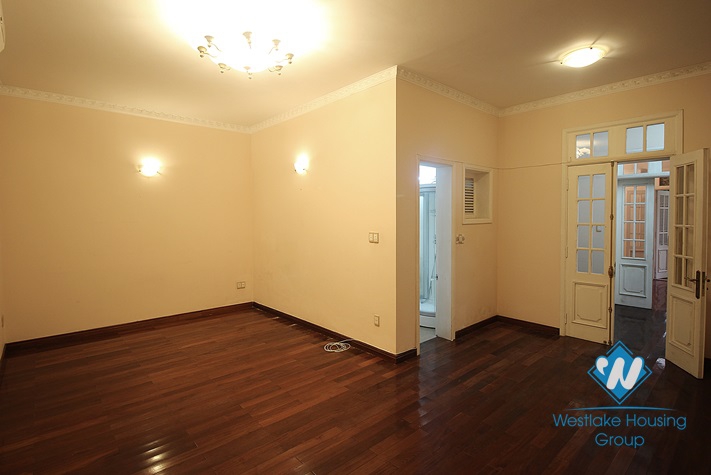 Nice house with small yard for rent in Au Co st, tay Ho, Ha Noi